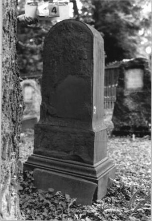 Grabstein 84