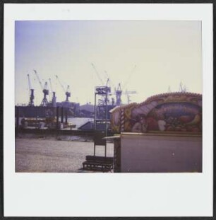 Blick von der Großen Elbstraße auf den Hamburger Hafen