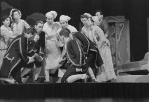 Szenenbilder aus "Die beiden Geizigen", Komische Oper von André-Ernest-Modets Grétry. Gastspiel des Opernstudios der Staatsoper Berlin im Theater der Freundschaft Berlin 1957