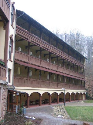 Liegehalle der ehem. Lungenheilstätte (Liegehalle); Kaufungen, Sophie-Henschel-Weg 11