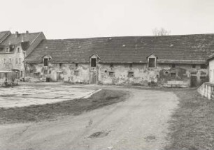 Radeburg. Rittergut, Am Hofwall 2 : Radeburg (Kreis Meißen). Rittergut, Am Hofwall 2, Stallgebäude. Hofansicht