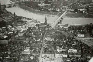 Dresden: Stadtkern zwischen Altmarkt, Theaterplatz und Neumarkt. Luftbild-Schrägaufnahme von Süd-Südost