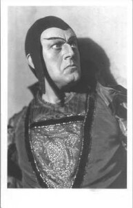 Kurt Böhme als Mephisto in "Margarethe" von Charles Gounod. Fotografie (Weltpostkarte). Dresden, um 1940