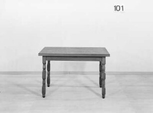 Eßtisch : Leipzig. Vormesse, 1981. Eßtisch, Eiche, z. T. gedrechselt (1981; VEB Stilmöbel Barchfeld)