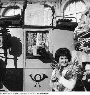 Meister Nadelöhr während des Aufnahmen zu einer Sendung des Kinderfernsehens der DDR im Zwinger in Dresden