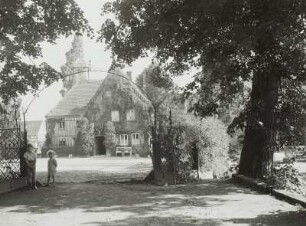 Oberwartha, Klostergut, Herrenhaus, Ansicht vom Park aus