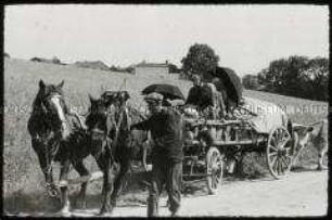 Französische Zivilisten auf der Flucht