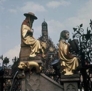 Nürnberg. Hauptmarkt mit Schönem Brunnen