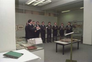 Präsentation Partitur "Das Liebesmahl der Apostel" : Dresden. Präsentation der autographen Partitur "Das Liebesmahl der Apostel" von Richard Wagner durch die Kulturstiftung der Länder und das Sächsische Staatsministerium für Wissenschaft und Kunst im Stadtmuseum (Landhaus) am 27. September 1996. Auftritt Collegium Canticum Dresden