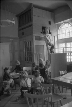 Einrichtung eines privaten Kindergartens im ehemaligen Gasthaus "Felseneck" in der Kriegsstraße 117 durch den Verband "Kindergartenarbeit Karlsruher Eltern"