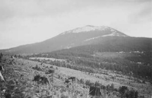 Große Arber : Blick auf den verschneiten Gipfel des Großen Arber im Künischen Gebirge an der Grenze zwischen Bayern und Böhmen
