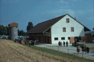 Fotografie: Betriebsgebäude, Tierproduktionsverfahren, Milchviehhaltung, Exkursion/Studienreise