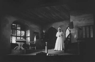 Szenenbilder aus der Oper "Die Meistersinger von Nürnberg" von Richard Wagner an der Deutschen Staatsoper Berlin. Dezember 1948 : Szene mit Tiana Lemnitz als Eva