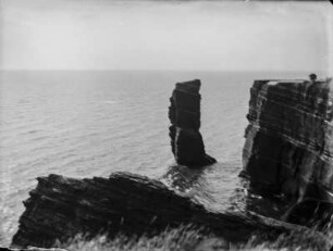 Lange Anna : Einzeln stehender Felsturm vor Helgoland
