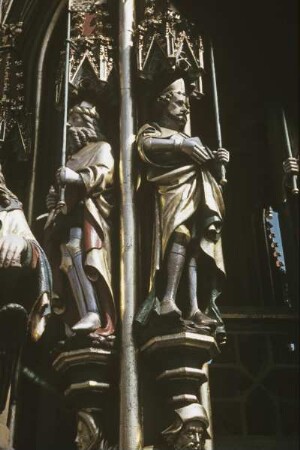 Schöner Brunnen — Die sieben Kurfürsten und die neun Helden
