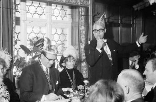 Freiburg, Zähringen: Fasnet "Gravesuppe" in der Zähringer Burg; Büttenrede: Justizminister Rud. Schieler
