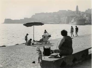 Blick vom Strand auf Gaeta