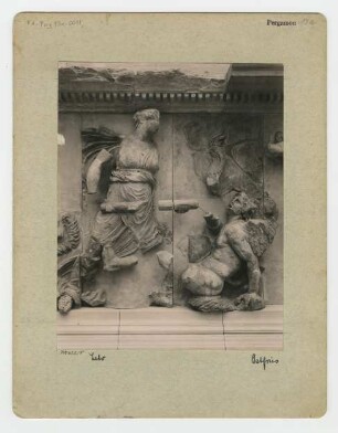 Pergamonaltar, Ostfries - Ausschnitt: Leto