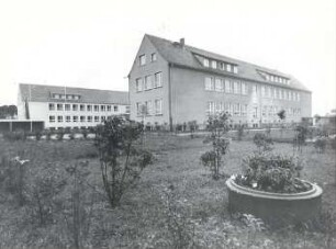 Oberschule in Königswartha : Bauwesen - öffentliche und andere Gebäude. Ort: Rakecy / Königswartha. Polytechnische Oberschule