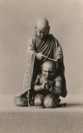Dresden. Staatliches Kunstgewerbemuseum. Netsuke (Elfenbein)