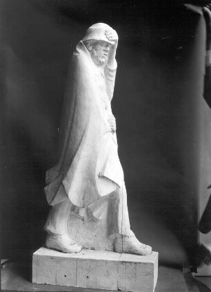 Wanderer im Wind. Gips, getönt; H. 97 cm (1934; E. Barlach). Güstrow: Atelierhaus am Inselsee