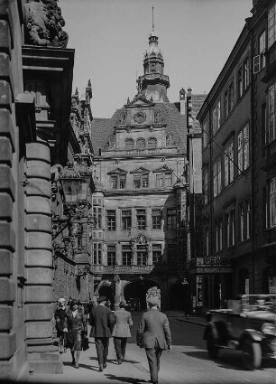 Dresden. Schloßstraße mit Georgentor : Dresden, Schloßstraße. Blick zum Georgentor