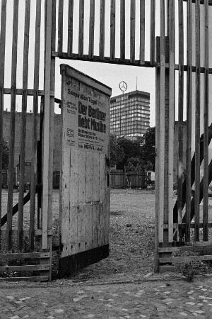 Berlin. Rund um den Breitscheidplatz. Straßenszene