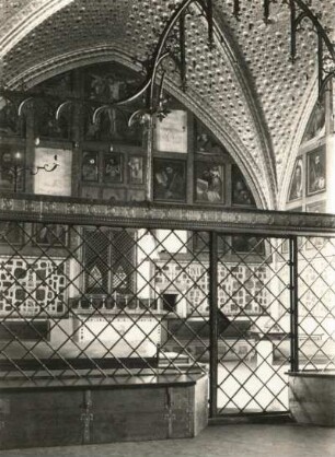 Karlštejn (Karlstein). Burg (gegründet 1348). Kapelle des Heiligen Kreuzes (1365), Inneres