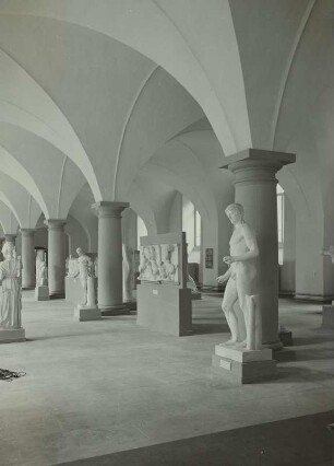 Raumaufnahmen aus dem Japanischen Palais und dem Albertinum sowie Abgußwerkstatt