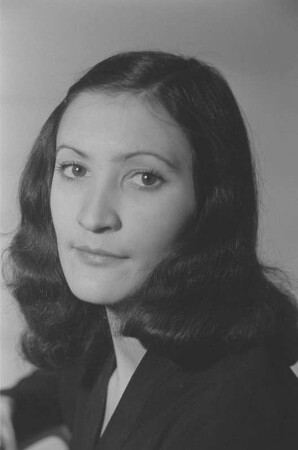Porträtaufnahmen von Miriam Fee : Porträt Miriam Fee