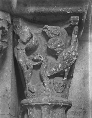 Weiblicher Dämon auf der Vogeljagd