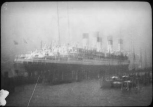Schiff im Hafen (Lateinamerika-Aufenthalte 1928/1942 – 1. Chile 1928)