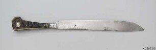 Großes Messer / Weidbesteck bestehend aus Weidmesser, Scheide, 3 Messern, Schraubenzieher, Pfriem, Gabel / Werkzeugkabinett des Kurfürsten Johann Georg I.