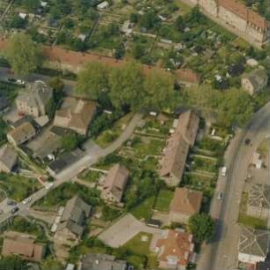 Dresden-Laubegast. Wohngebiet zwischen Kärntner Weg, Leubener und Klagenfurther Straße. Luftbild-Schrägaufnahme über Steirische Straße und Wachwitzblick von Süden
