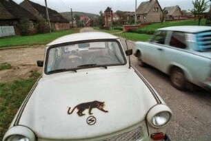 Trabant-PKW am Ortsrand von Marienborn