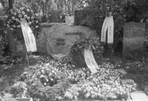 Grabstätte von Alfred und Hedwig Schlesiger