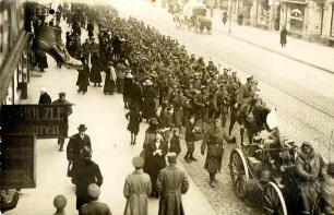Rückkehr der Leibgrenadiere. Zug durch die Kaiserstraße