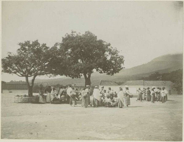 Crowd in Chinautla