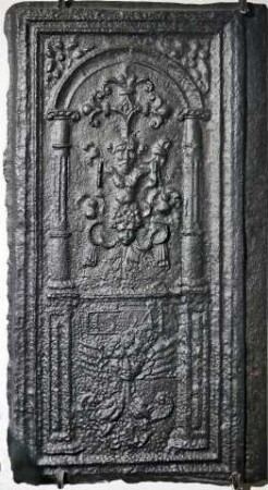 Ofenplatte mit grotesken Ornamenten