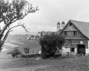 Sankt Märgen : Schwarzwald, St. Märgen. Blick zur Pfarr- und Wallfahrtskirche Mariä Himmelfahrt