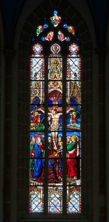 Frankreich. Bretagne. Finistere. Chateauneuf du Faou. Kirche innen. Kirchenfenster