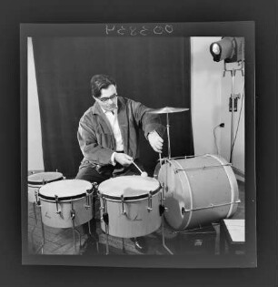Musikerporträt Prof. Hans Bergese (1910-2000) am Schlagzeug (3)