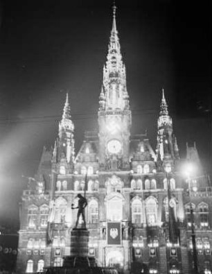 Reichenberg, Rathaus : Reichenberg (Liberec/Tschechische Republik). Rathaus am Altstädter Platz bei Nacht
