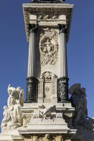 Monument für Alfons XII. von Spanien —