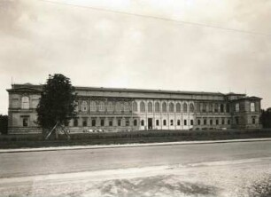 München. Alte Pinakothek (1826-1836, L. v. Klenze)