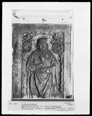 Grabstein eines Domherren (gestorben 1519)