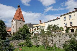 Freistadt - Altstadtansicht : Alter Wehrturm aus dem 14. Jh. und Stadtmauer in Freistadt, Oberösterreich, bei Linz, aufgenommen 2006