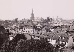 Aschaffenburg, Stadtansicht : Aschaffenburg. Blick über das Stadtzentrum mit Stiftskirche St. Peter und Alexander von Osten