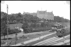 Danzig. Kriegsschule mit Promenade