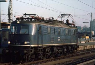 Stuttgart Hbf. Gleis 2 Lok 118 025 Lz